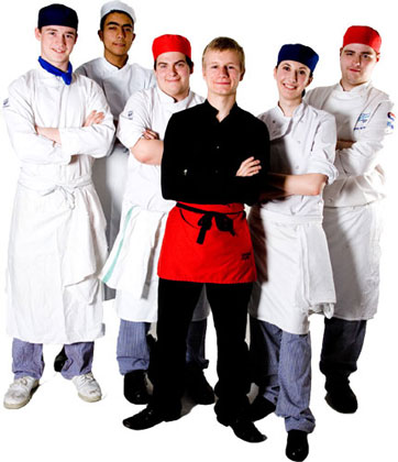 Kitchen staff uniform can be customized with your personal logo or design to increase brand value with professional custom clothing.